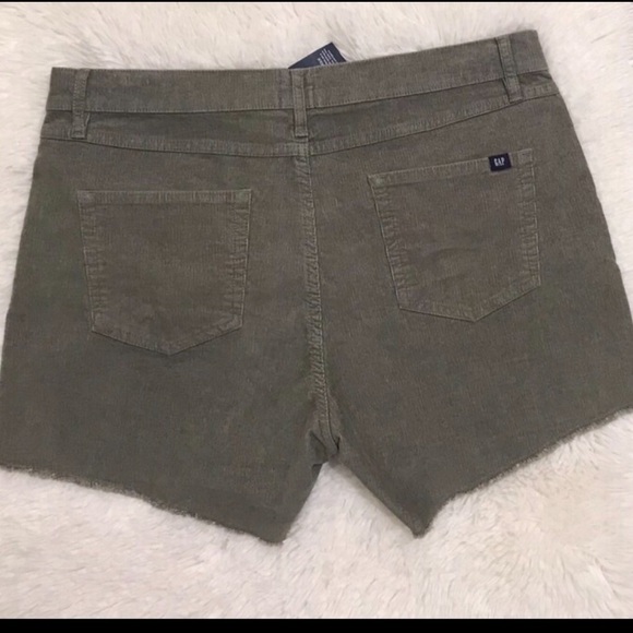 Gap women’s corduroy shorts - Picture 3 of 4